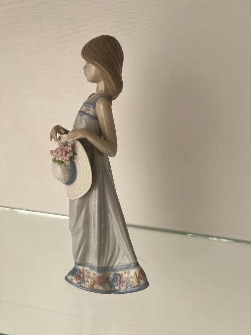 リヤドロ　綺麗なお姉さん