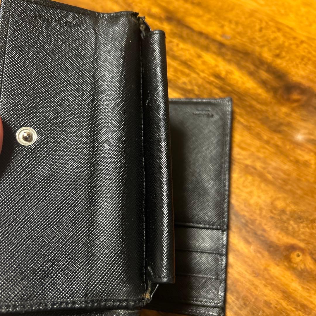 プラダ 財布