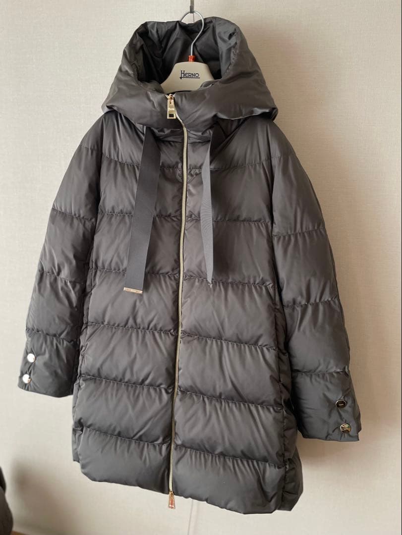 【ゆかです】HERNO/ヘルノ　ダウンジャケット42【美品】軽暖