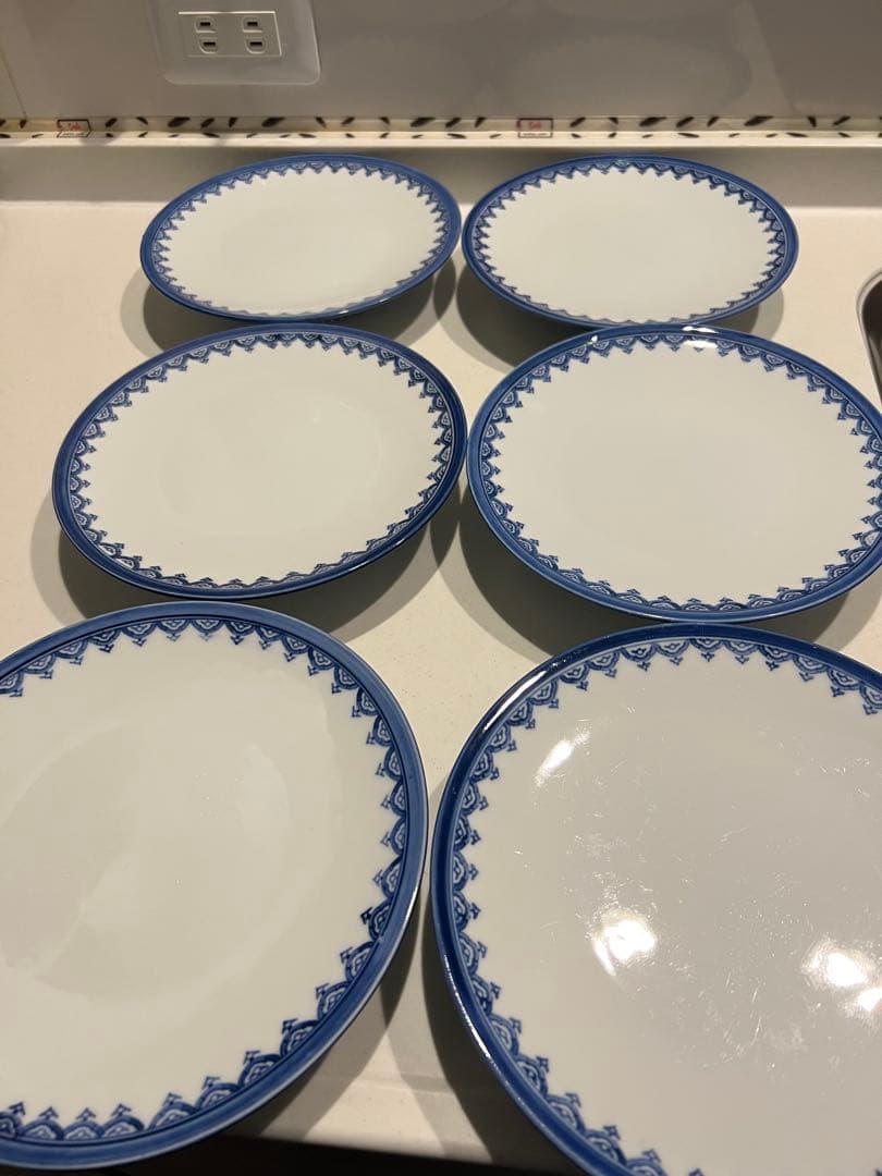 白と青の食器セット