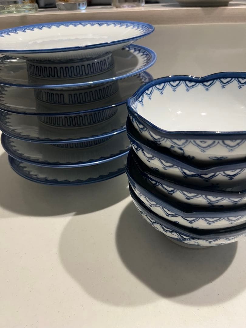 白と青の食器セット