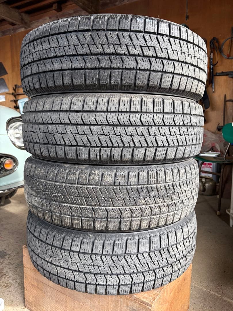 送料無料。ブリヂストンVRX2 165/55R15スタッドレス4本セット