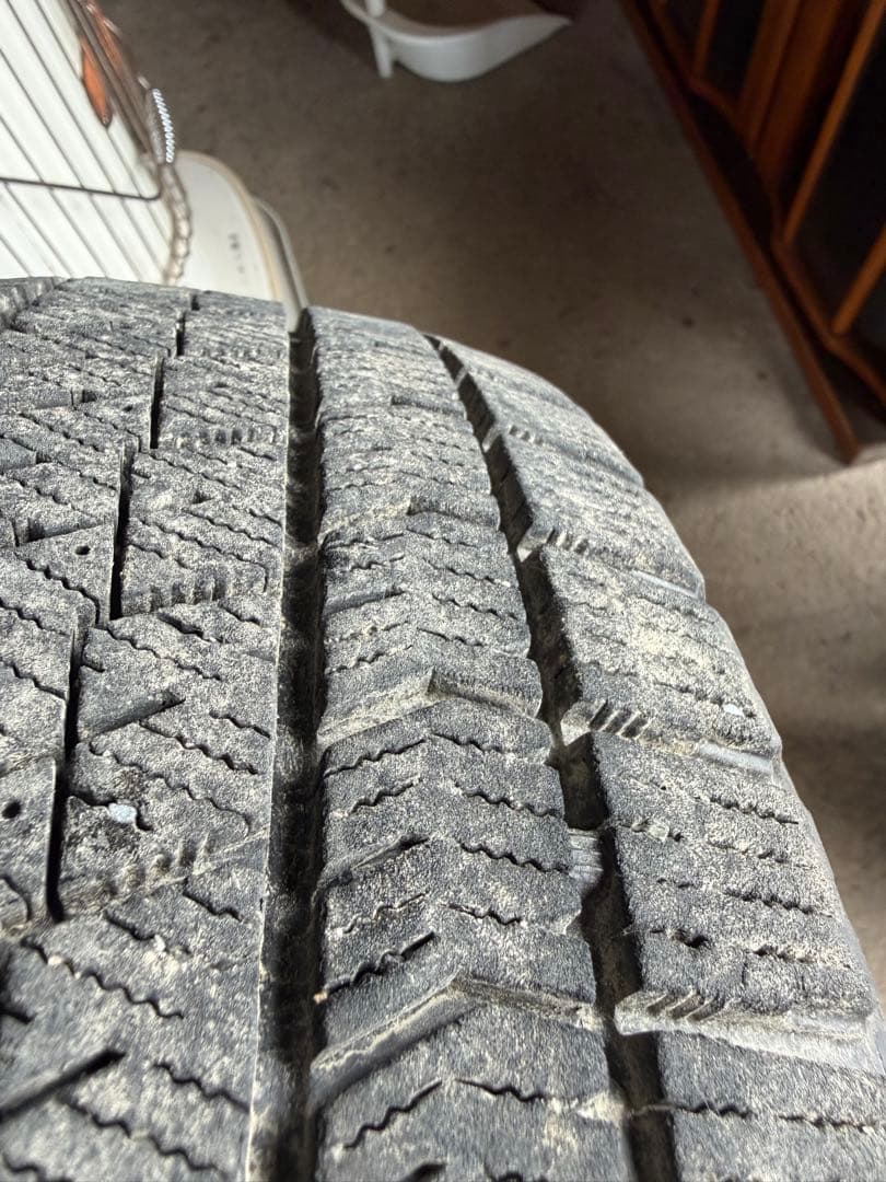 送料無料。ブリヂストンVRX2 165/55R15スタッドレス4本セット