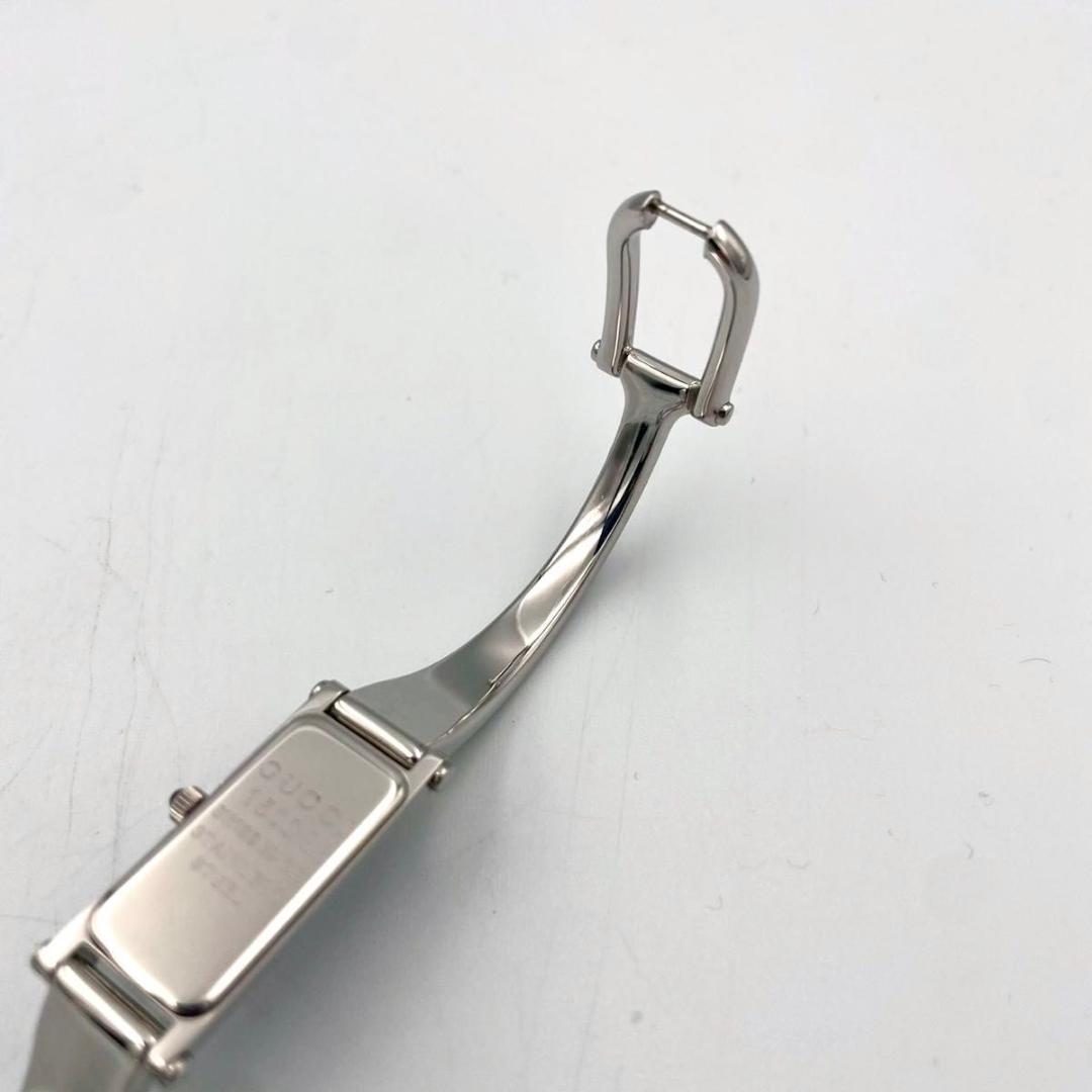 462 グッチ 1500L 腕時計 ブラック文字盤 バングルウォッチ スクエア