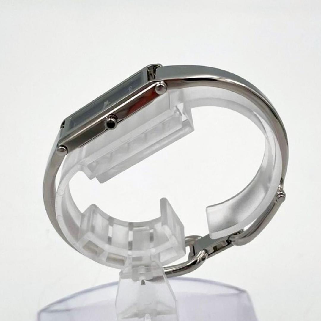 462 グッチ 1500L 腕時計 ブラック文字盤 バングルウォッチ スクエア