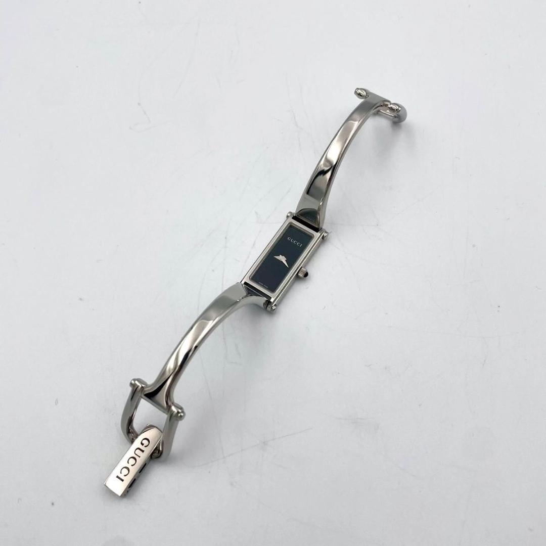 462 グッチ 1500L 腕時計 ブラック文字盤 バングルウォッチ スクエア