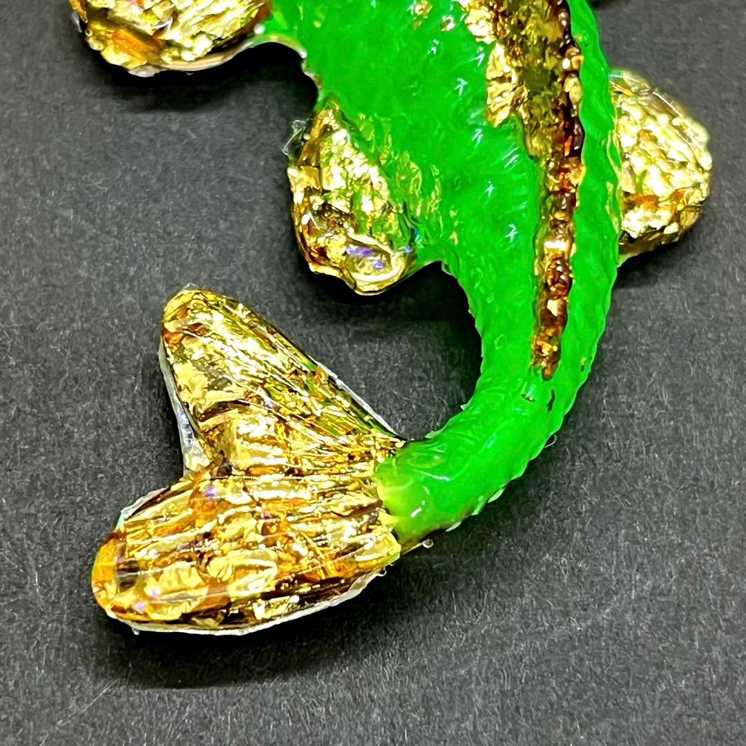 蓄光タイプの鯉(コイ)のオルゴナイト【グリーン】