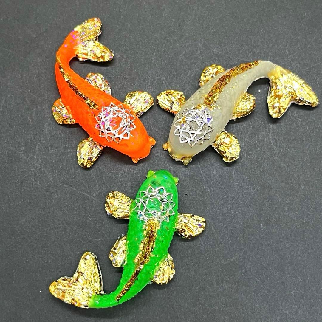 蓄光タイプの鯉(コイ)のオルゴナイト【グリーン】