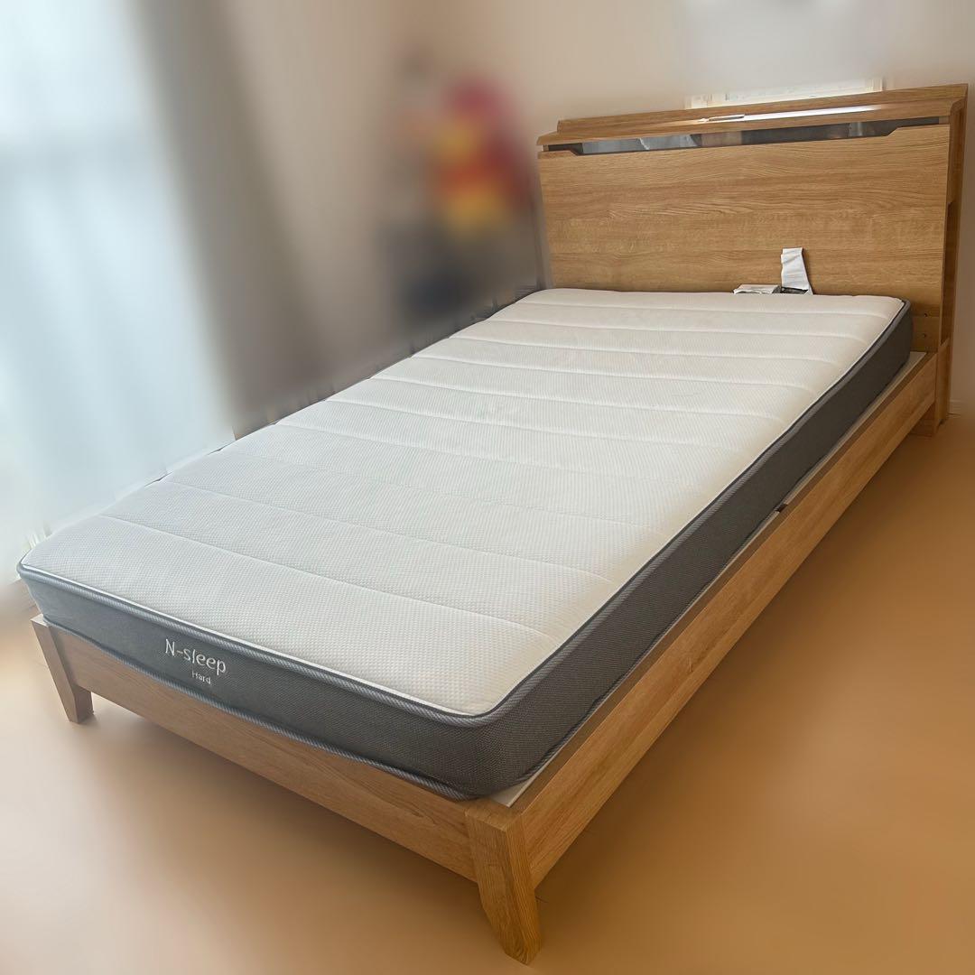 ニトリ　セミダブルベッドフレーム マットレス付き