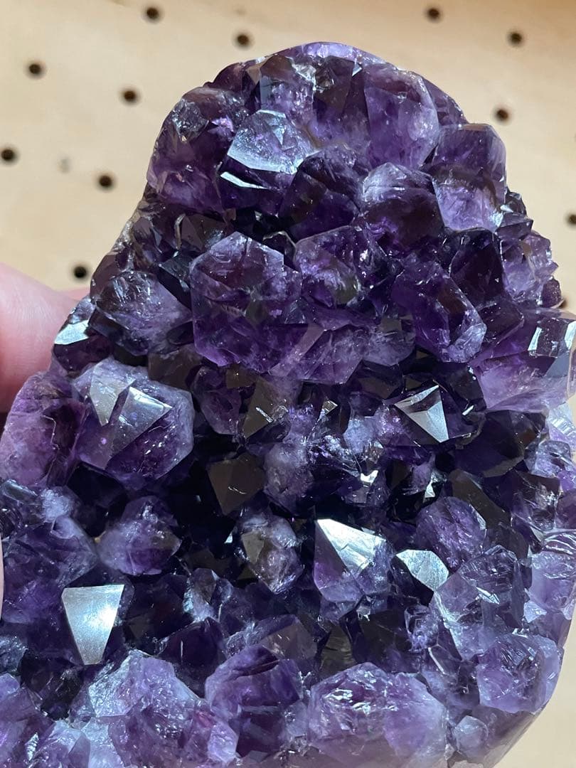 ウルグアイ産A A A級アメジストクラスター、ドーム　綺麗な濃紫水晶（天然石）