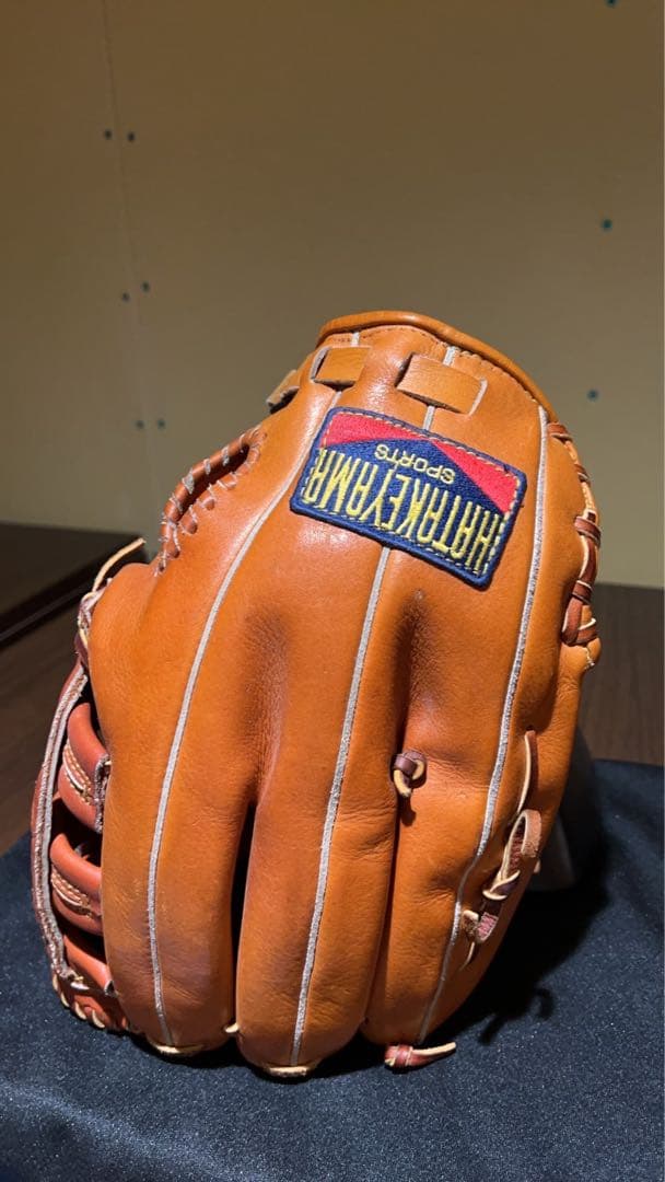 超貴重 4本指 ハタケヤマとミツワタイガーのダブルネーム 貴重な硬式用和牛グラブ