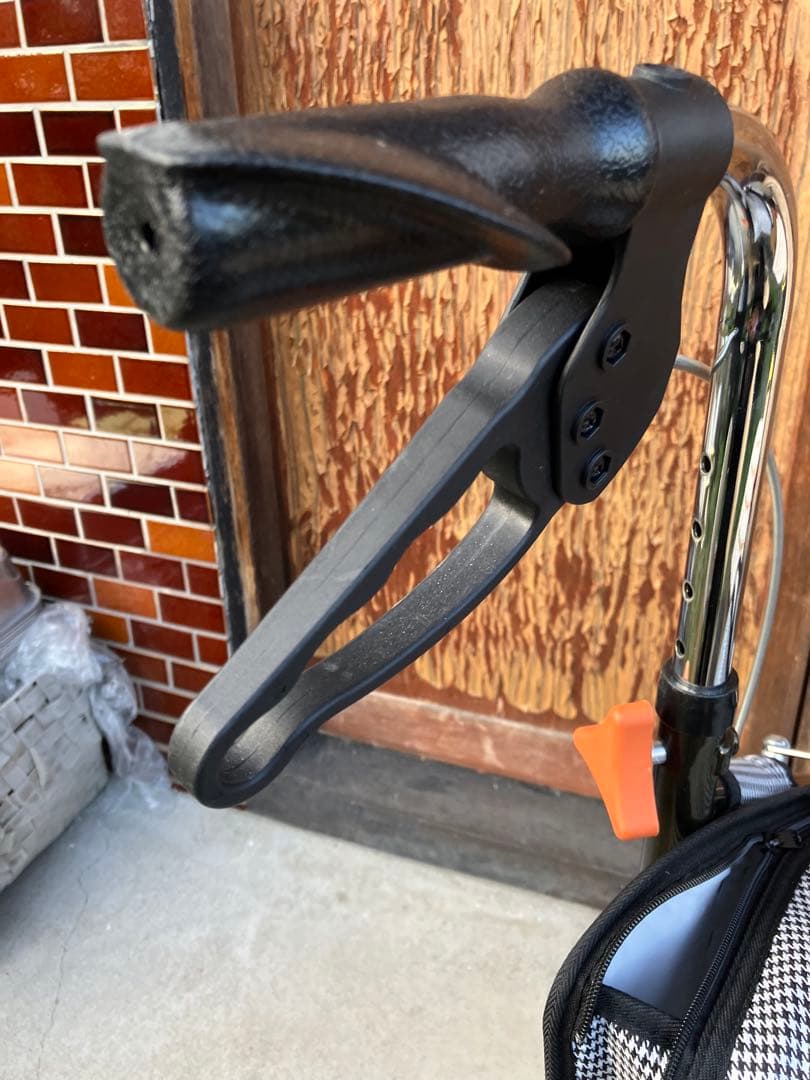 三輪歩行車　トライウォーカー　カゴ無しTR-62BK