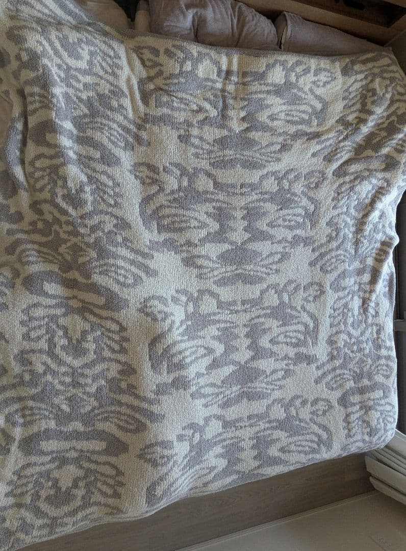 カシウエア　ダマスク柄　ベット用毛布