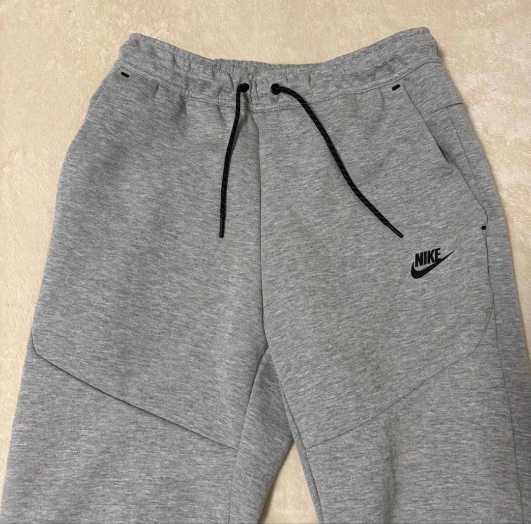 ナイキ　テックフリース　パーカー　ジョガーパンツ　上下セットアップ
