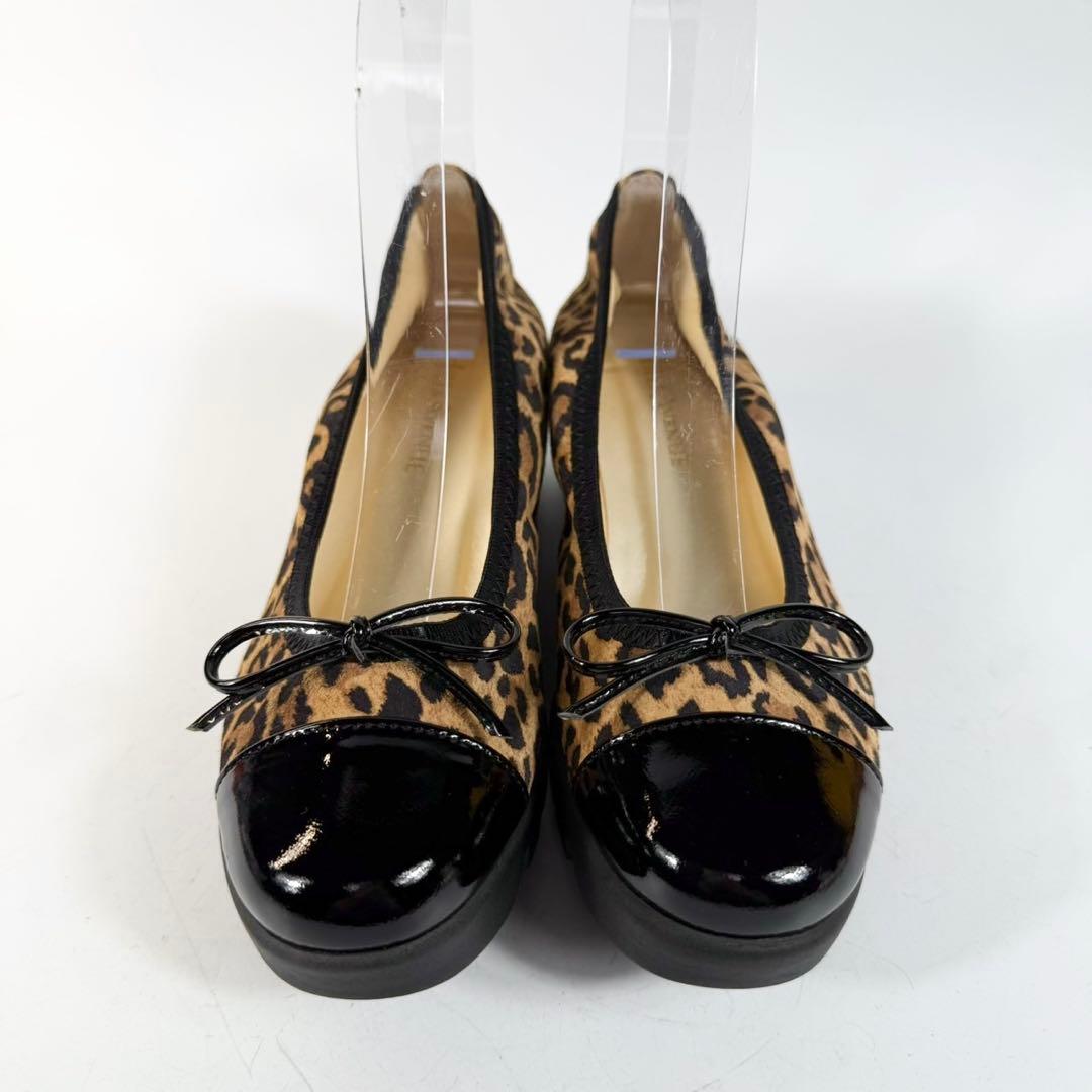 【新品】ヒルズアベニュー　パンプス（22）レオパード柄　ウェーブソール　リボン