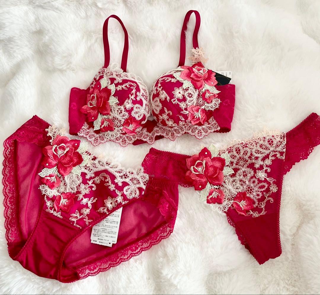 サルート ８４／Ｃ７０　ショーツＭ　ソング　Ｍ　3点セット　ワコール　赤