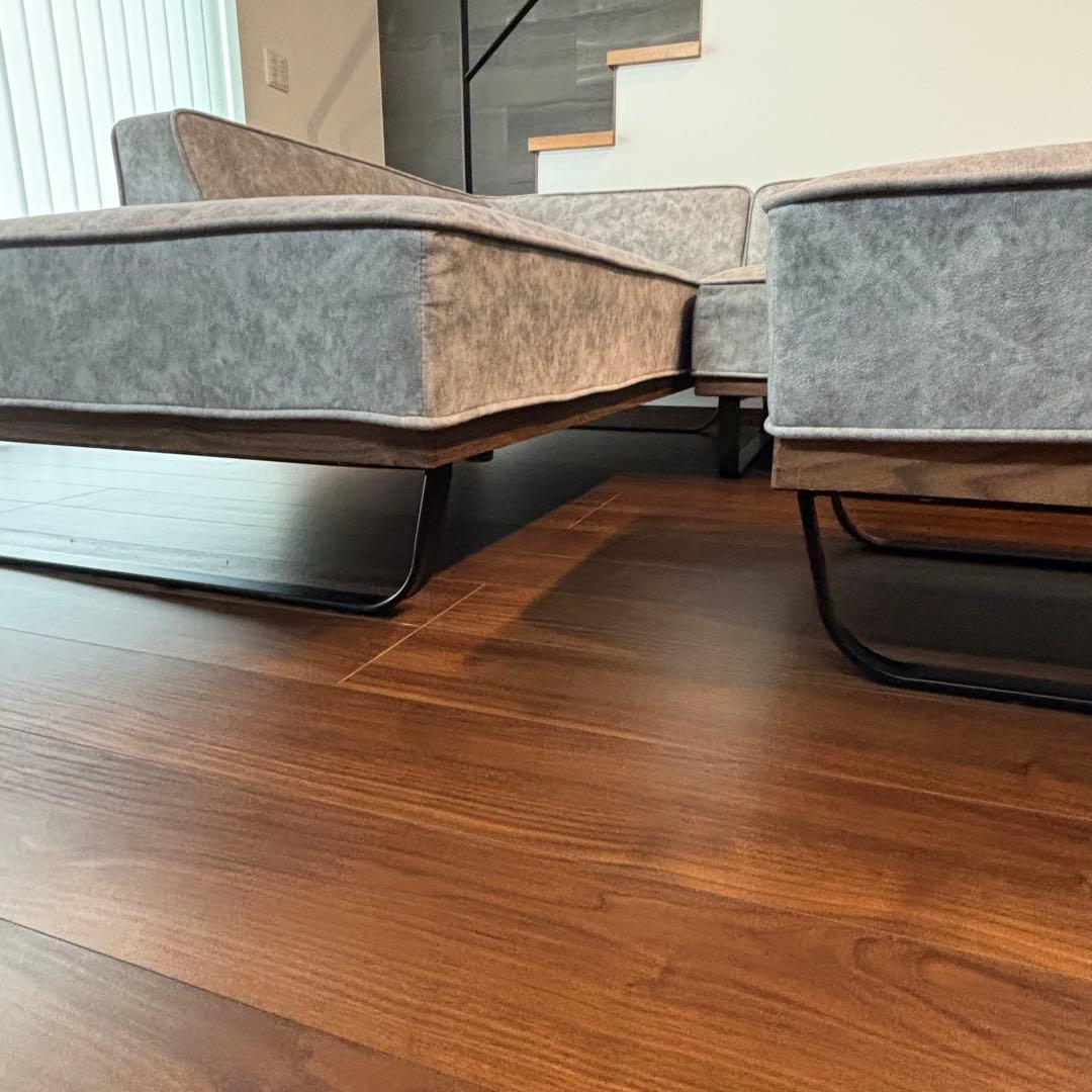 カウチソファ　グレー　4人以上　L型ソファー　東京インテリア　高級　上品　ベッド