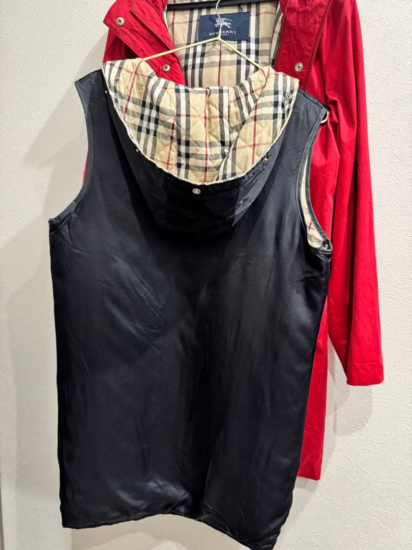【Burberry London】ライナー付フーデッドコート レッド