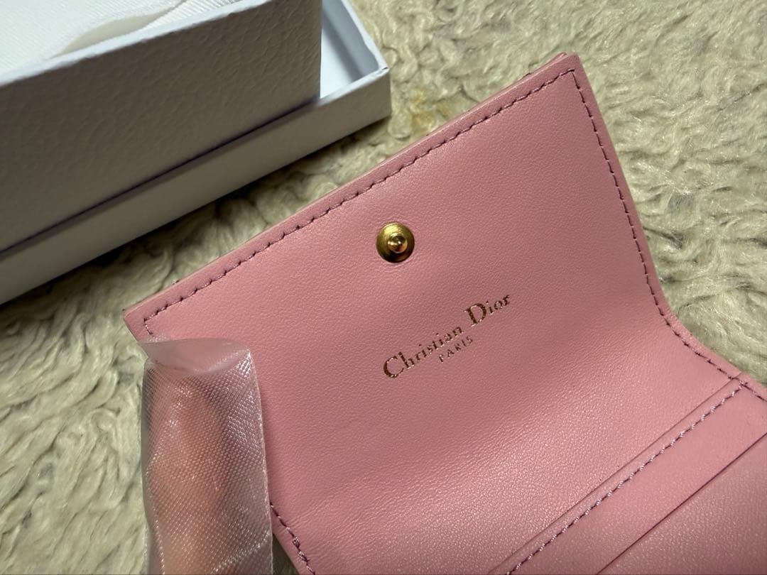 ディオール三つ折り財布ハイビスカスウォレットカナージュ ハートピンクdiorカロ