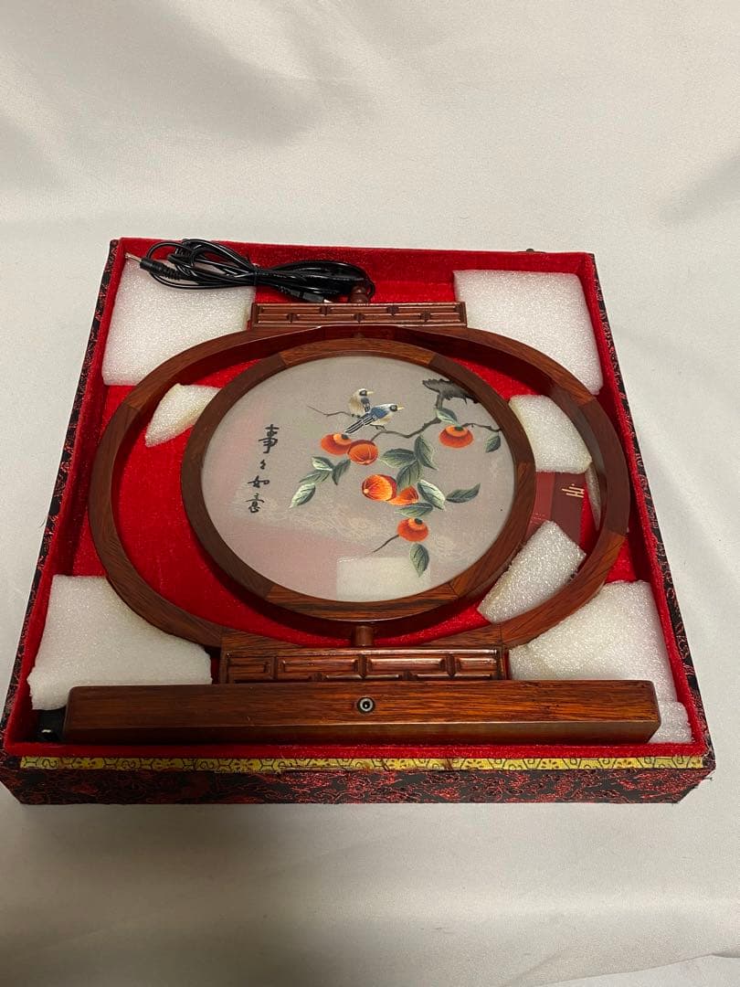 1473❣️蘇刺繍　LED ライト付き　置物