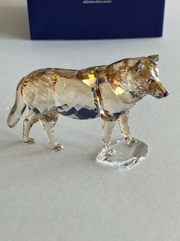 ハイイロオオカミ　スワロフスキー　置物　オブジェ　オオカミ