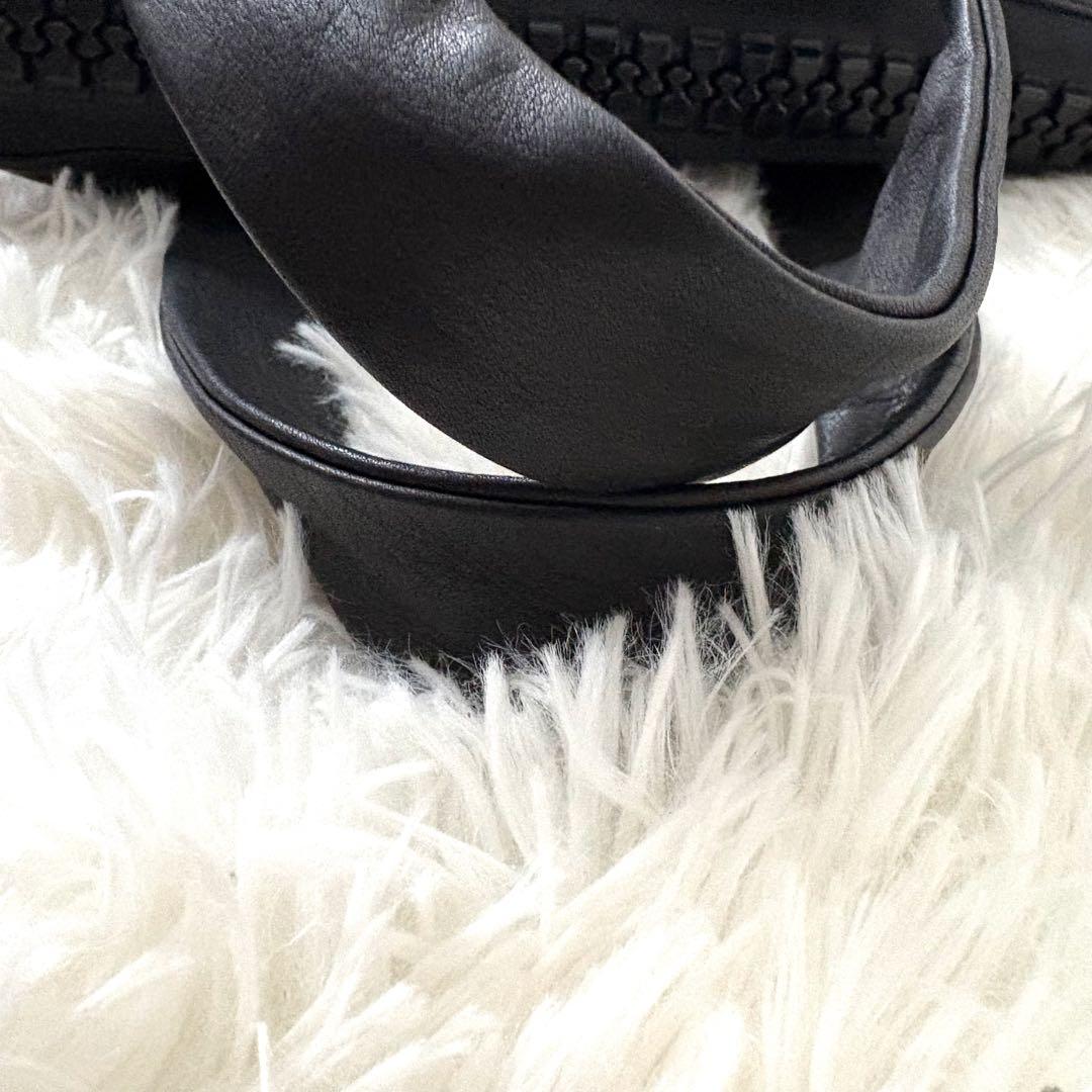 新品タグ付き☆kawa-kawa☆カワカワ　25bis レザー　ビッグファスナー