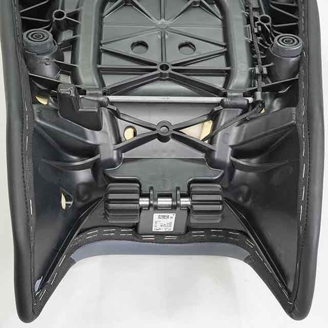  R1300GS 純正ローフロントシート