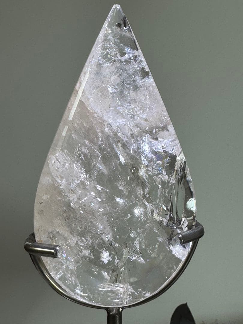 スタンド付き　ピンクアゼツライト(流通名) ピンククリアクォーツ　ファイヤー