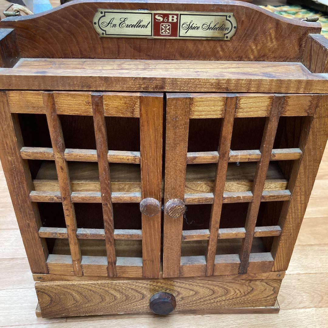 棚　調味料入れ