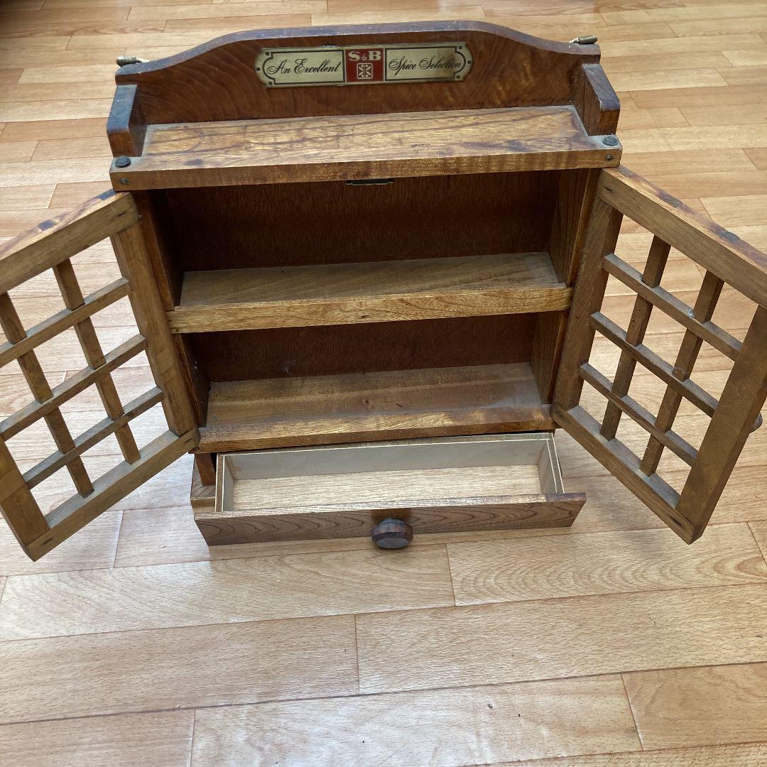 棚　調味料入れ