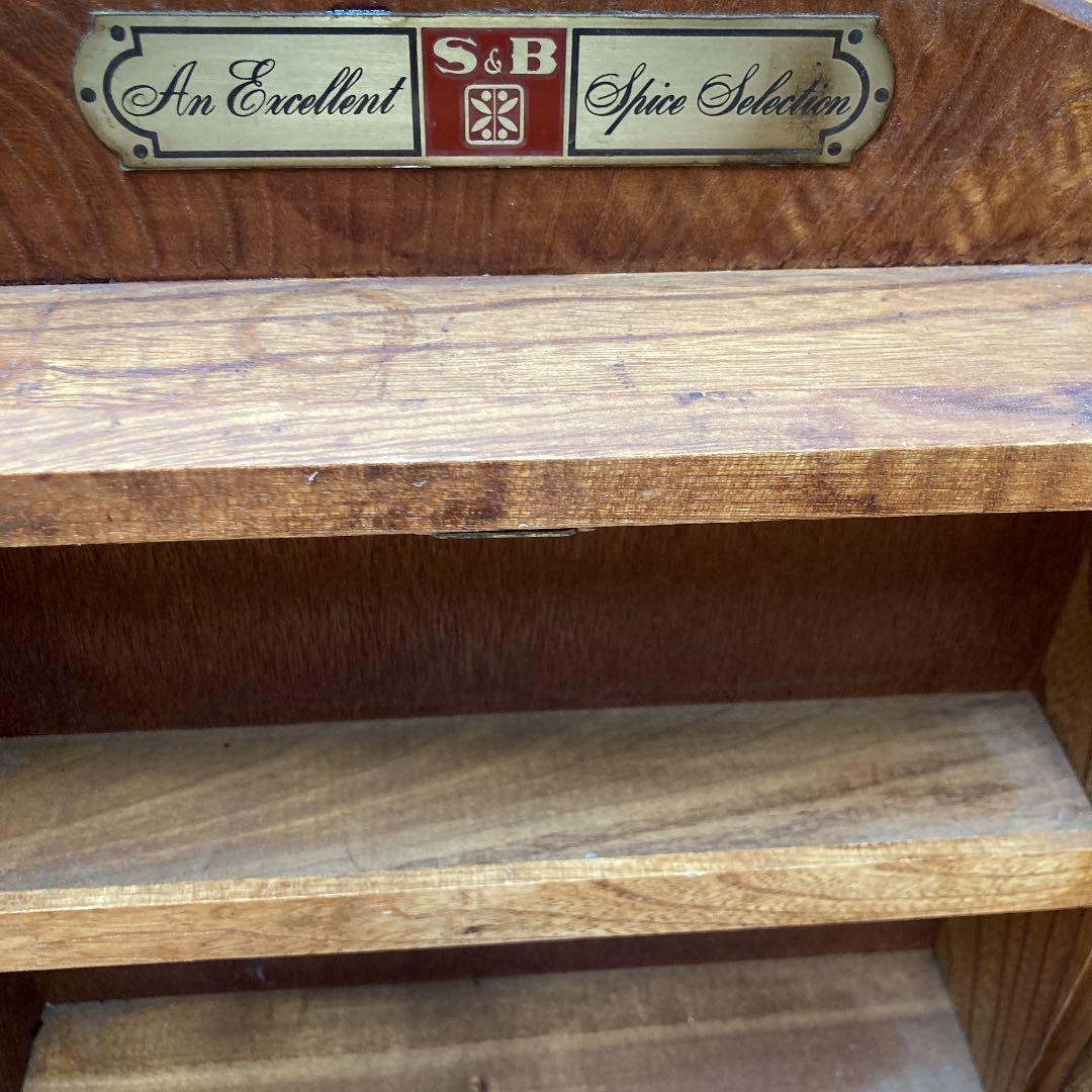 棚　調味料入れ