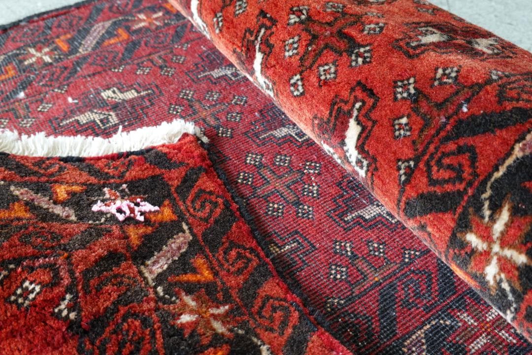 ✦vintage rug✦117cm×65cm　ペルシャ絨毯　バルーチ　ギュル