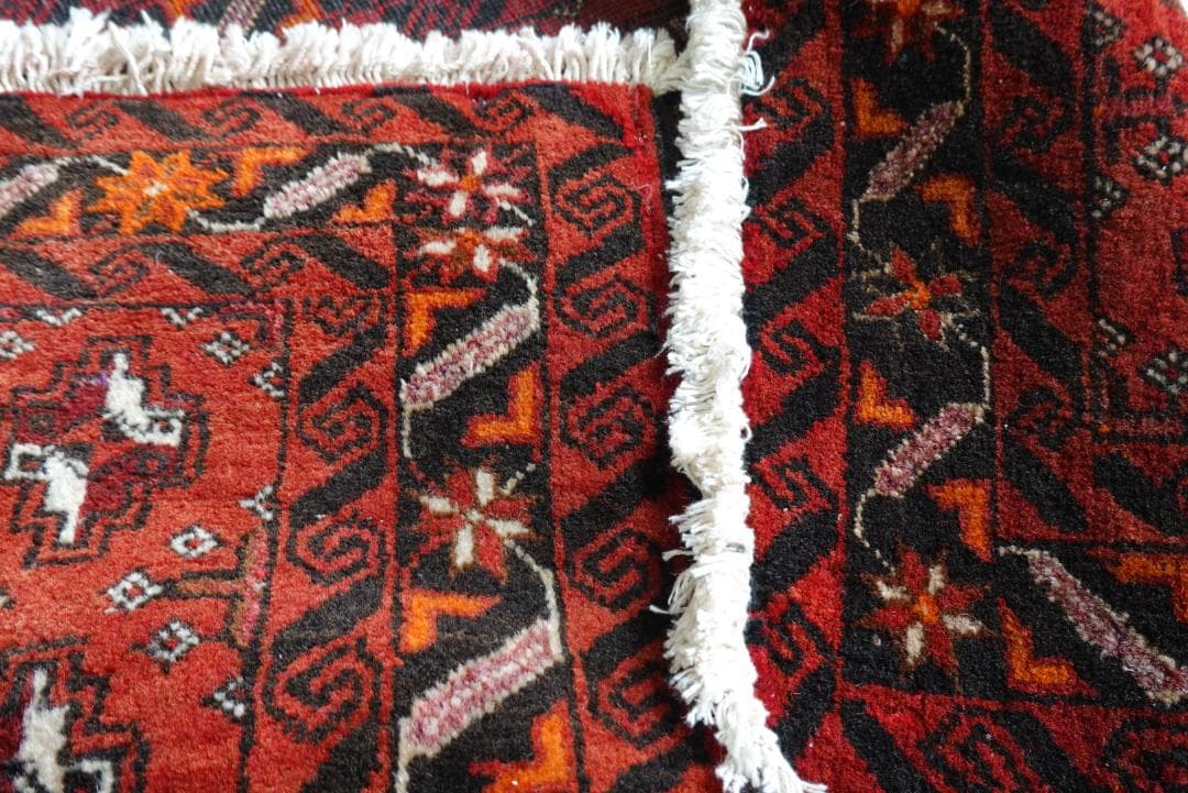 ✦vintage rug✦117cm×65cm　ペルシャ絨毯　バルーチ　ギュル