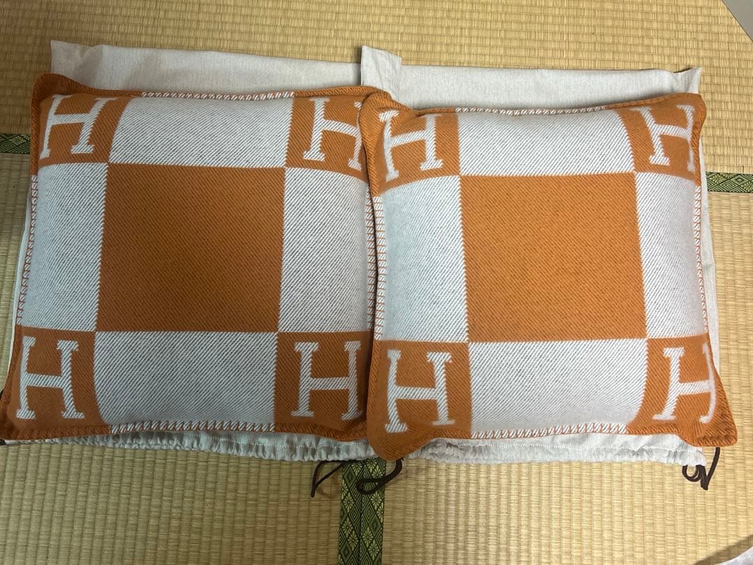 新品　エルメス　クッション アヴァロン　PM 2個