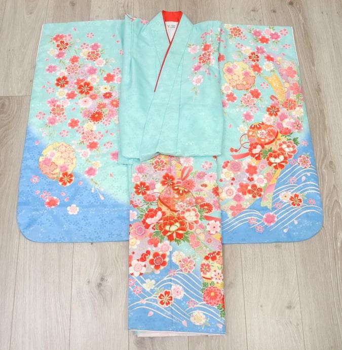 七五三やお祝い着 四つ身 ７歳 女の子 振袖 着物 水色系4516【中古】