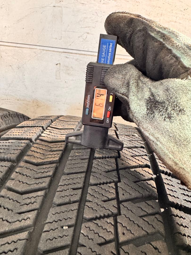 225/55r17 スタッドレス　VRX2 4本　エクストレイル　フォレスター