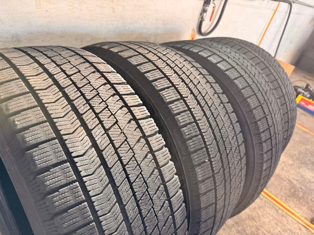 225/55r17 スタッドレス　VRX2 4本　エクストレイル　フォレスター