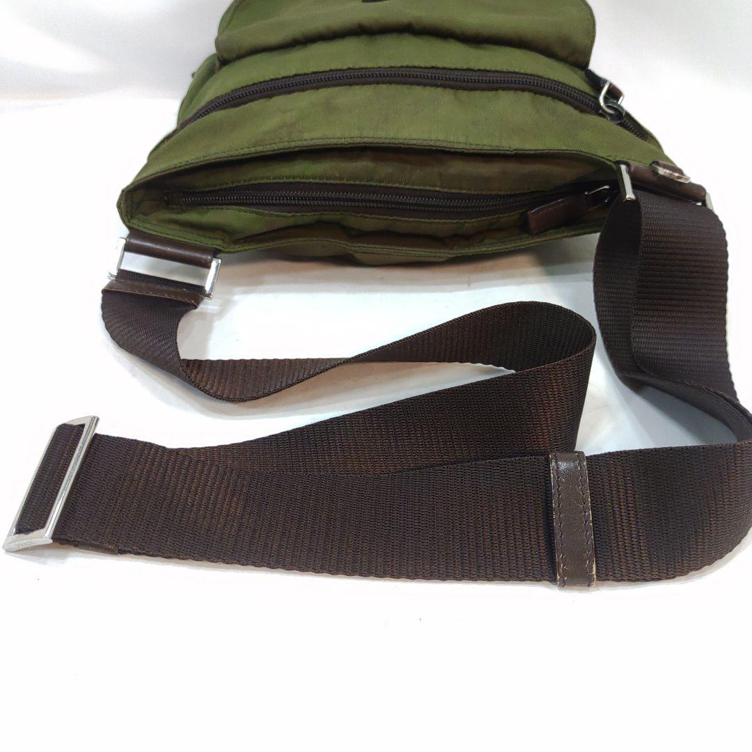 プラダ ショルダーバッグ レザー×ナイロン 三角ロゴ ベルト グリーン系