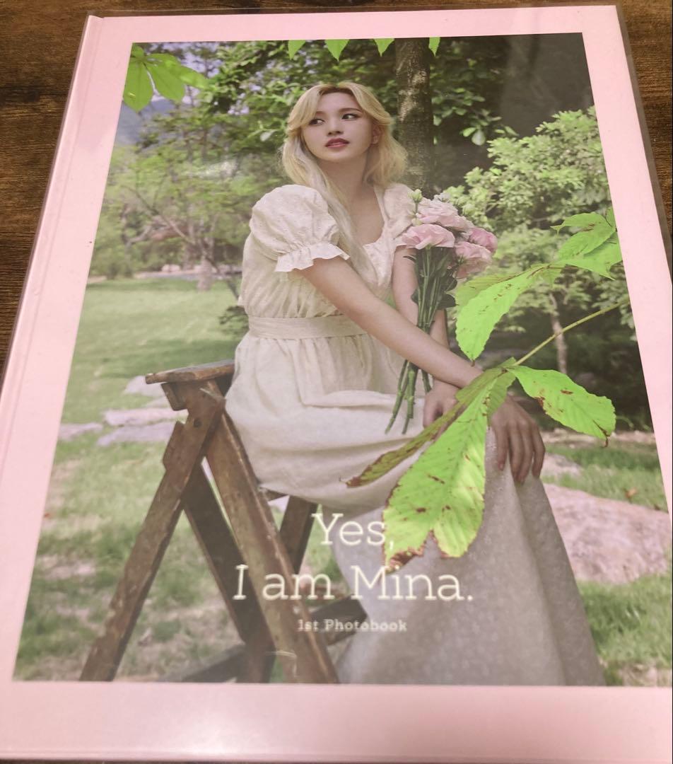 【初回限定版】TWICE Yes, I am Mina. photo book