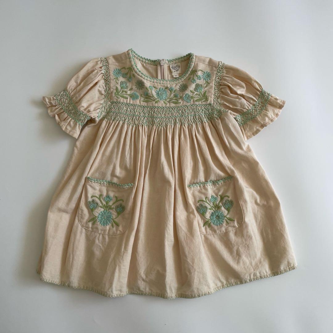 apolina doraワンピ　3-5y