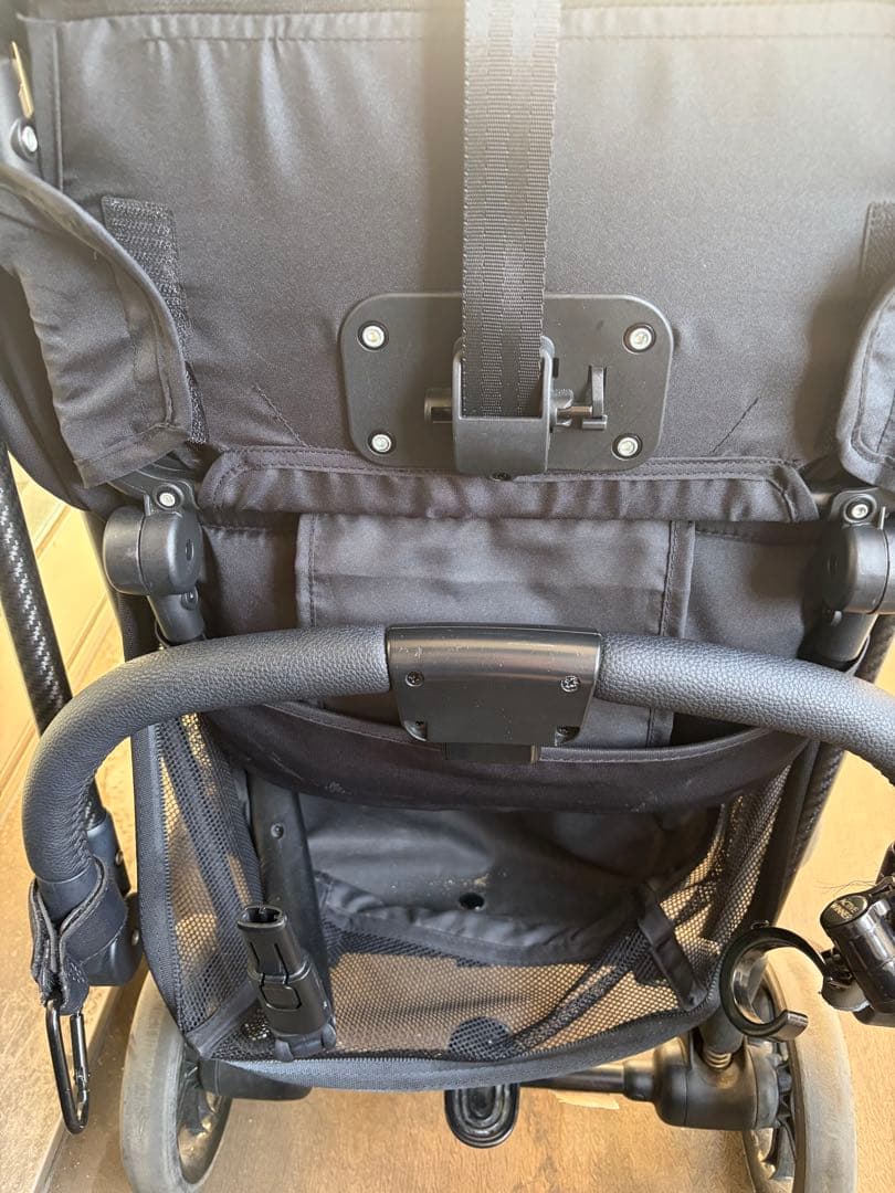 サイベックス　メリオカーボン　ムーンブラックcybex merio carbon