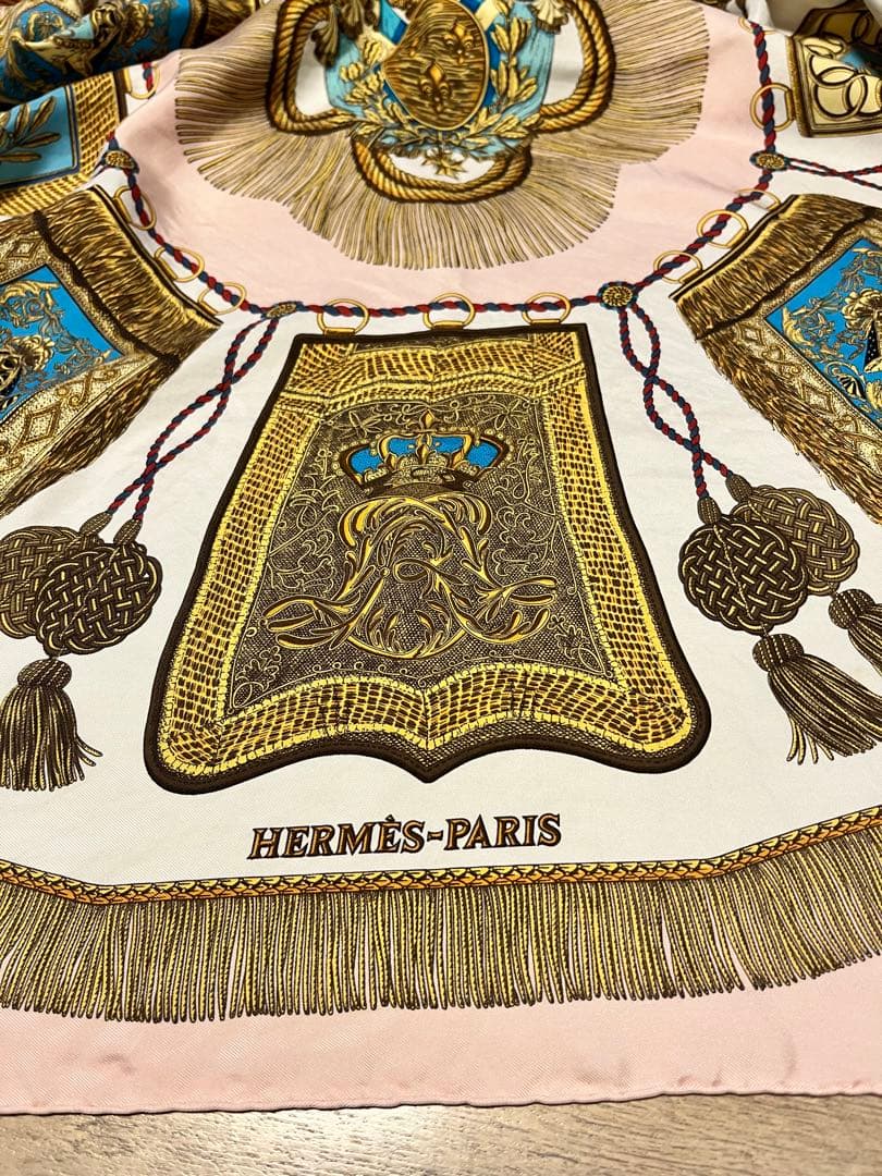 HERMÈS カレ90 Poste et Cavalerie シルクスカーフ