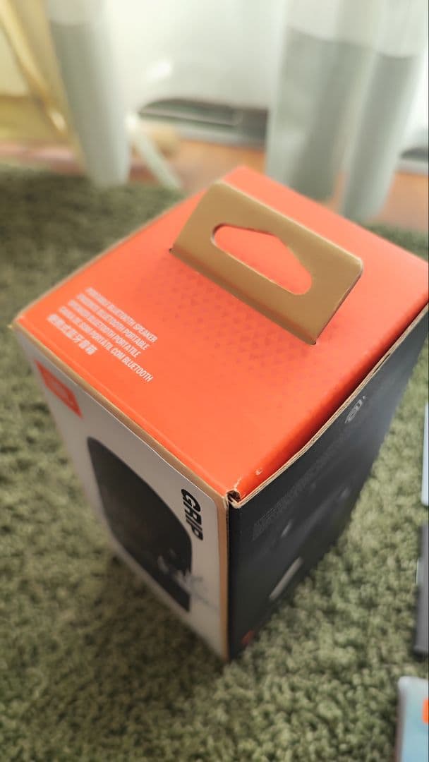 JBL GRIP ワイヤレススピーカー