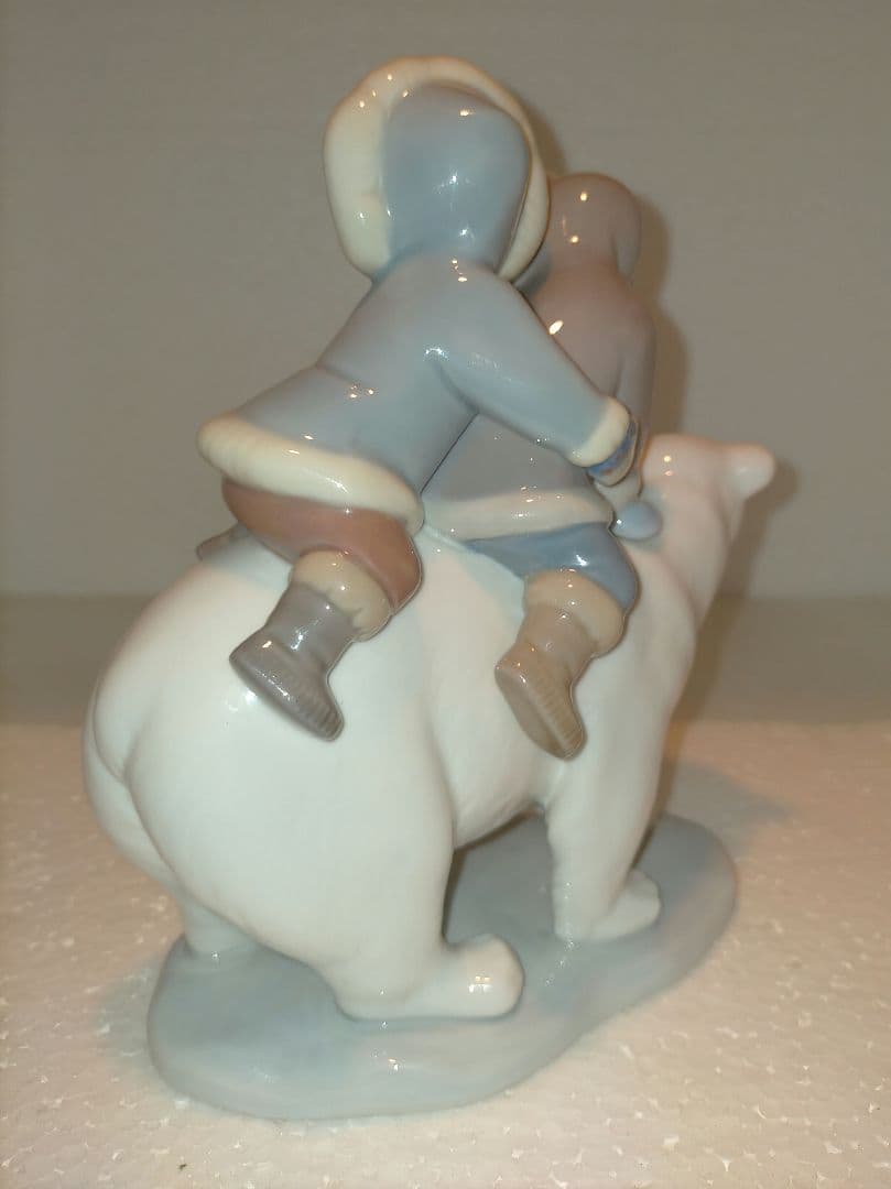 リヤドロ 　エスキモーライダース、エスキモーの少年と小熊、小熊とエスキモー3体