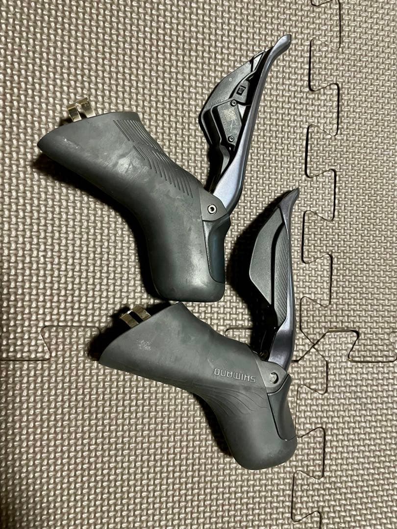 ULTEGRA Di2 ST-R8170 デュアルコントロールレバー　左右