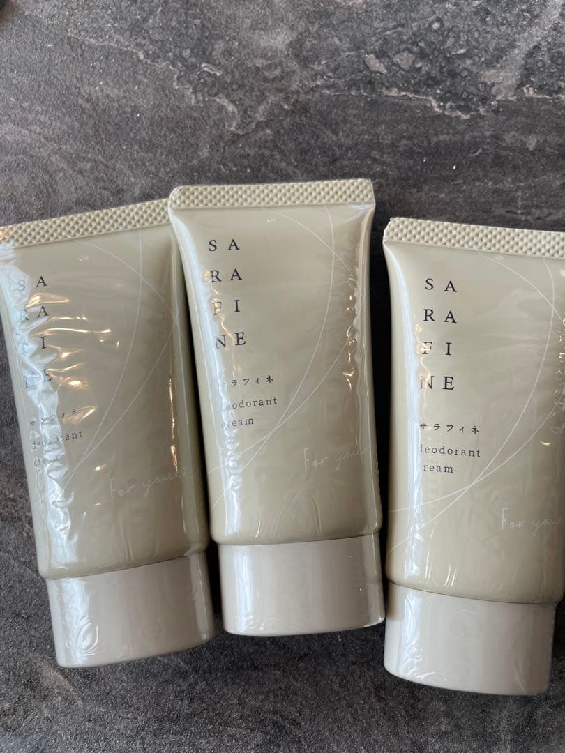 SARAFINEデオドラントクリーム新品