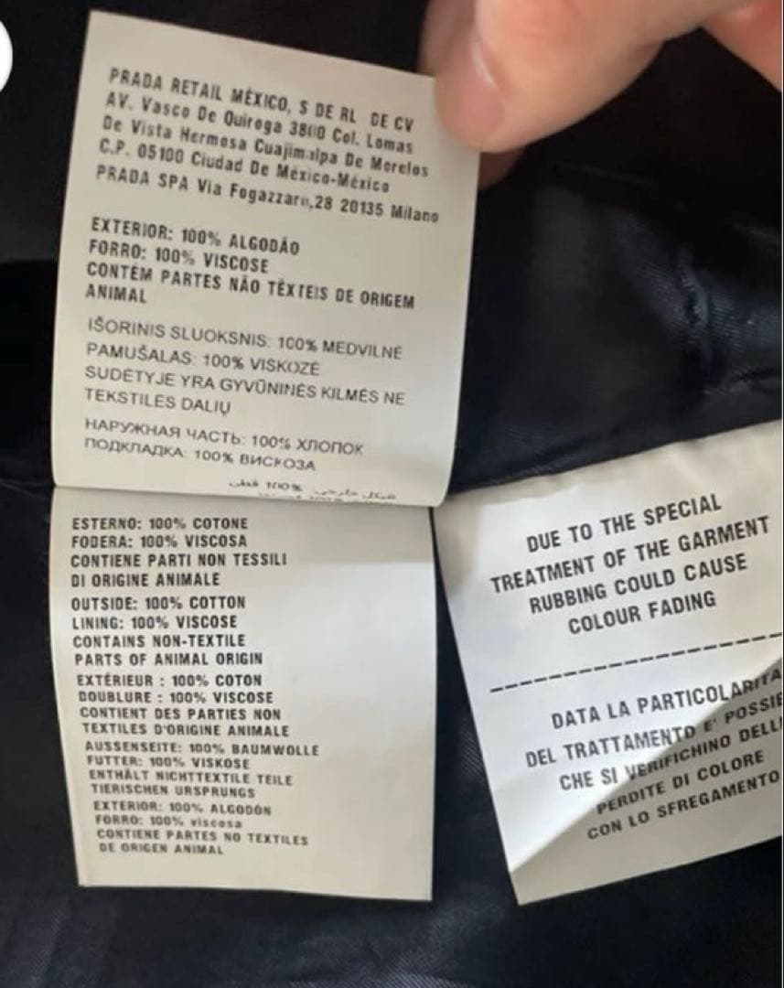 本日で出品取り下げ　プラダ　チェスターコート