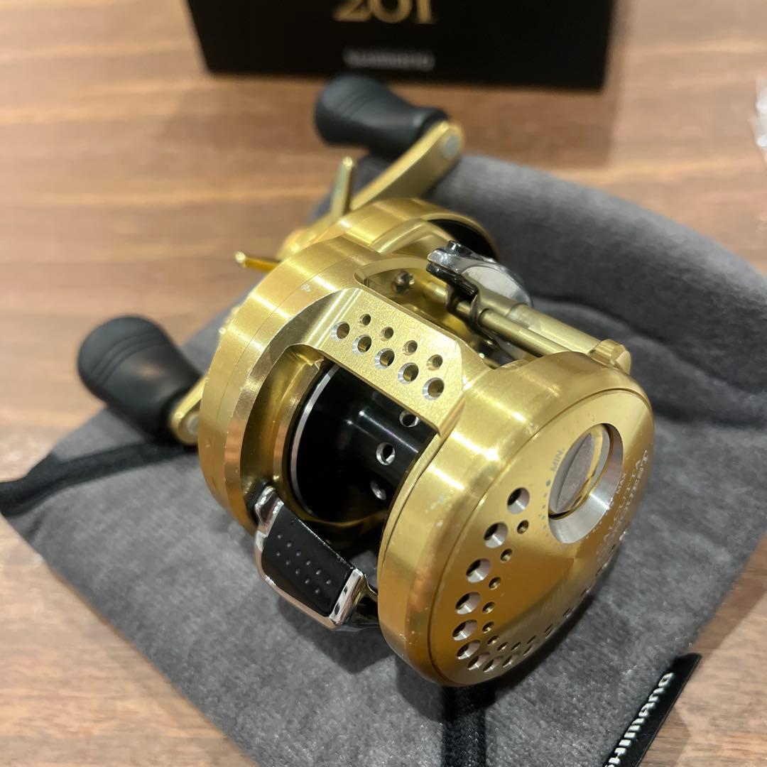 SHIMANO 15 CALCUTTA CONQUEST 201 カルカッタ