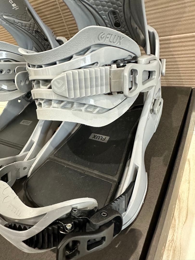 FLUX CV 23-24スノーボードビンディング グレー