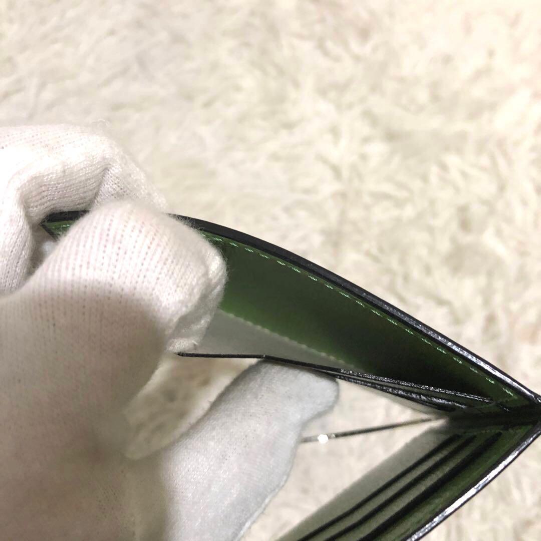 未使用✨ヴァレクストラ　 マネークリップ 二つ折り財布 カードケース グリーン